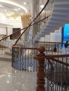 KIM CƯƠNG SẮT - CÔNG TRÌNH CẦU THANG VÀ KHUNG BẢO VỆ TẠI BẢO LỘC LÂM ĐÔNG  