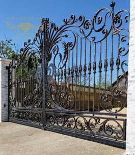 Cổng Sắt Mỹ Thuật