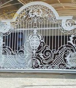 Cổng Sắt Mỹ Thuật