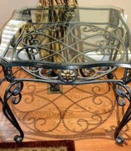 bàn sắt mỹ thuật