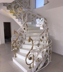 Cầu Thang Sắt Mỹ Thuật