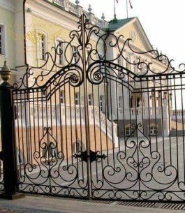 Cổng Sắt Mỹ Thuật