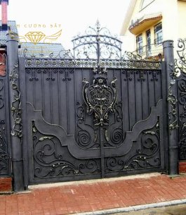 Cổng Sắt Mỹ Thuật